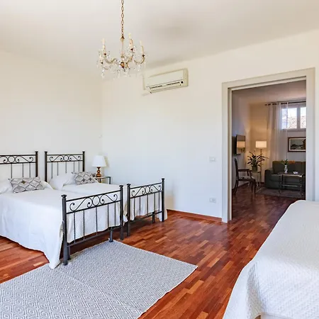 Hostly-san Giuseppe Luxury Apartment-by The Tower Apartamento