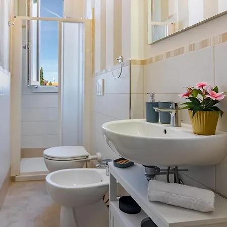 Hostly-san Giuseppe Luxury Apartment-by The Tower Apartment